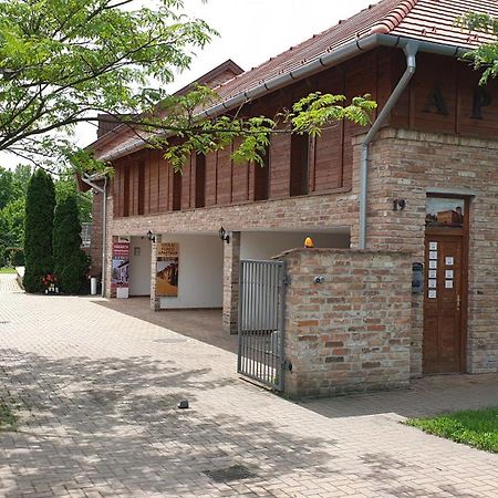 Gyulai Fuerdoe Apartman 외부 사진
