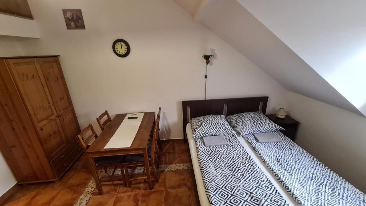 Gyulai Fuerdoe Apartman 외부 사진