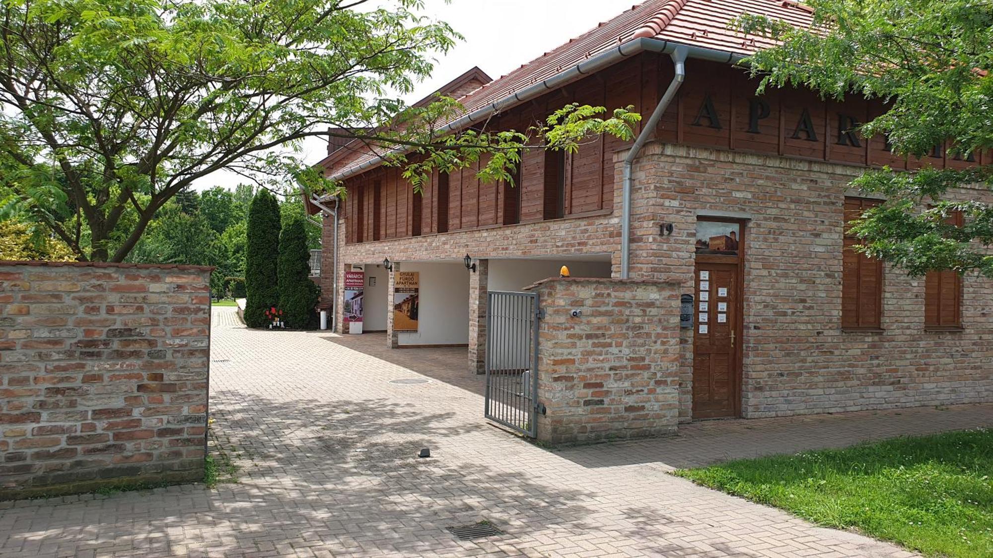Gyulai Fuerdoe Apartman 외부 사진