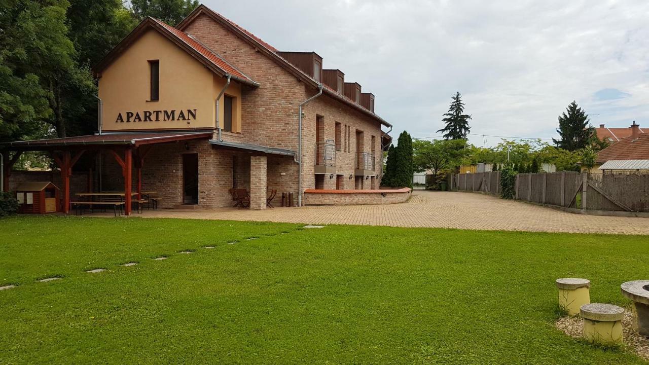 Gyulai Fuerdoe Apartman 외부 사진