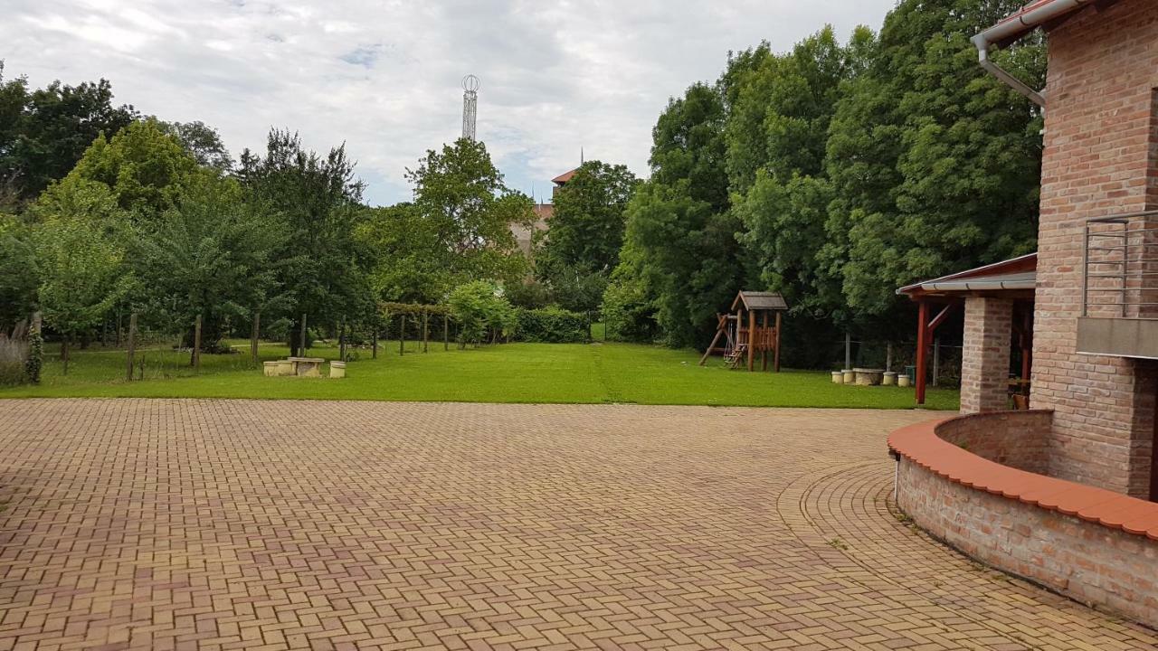 Gyulai Fuerdoe Apartman 외부 사진
