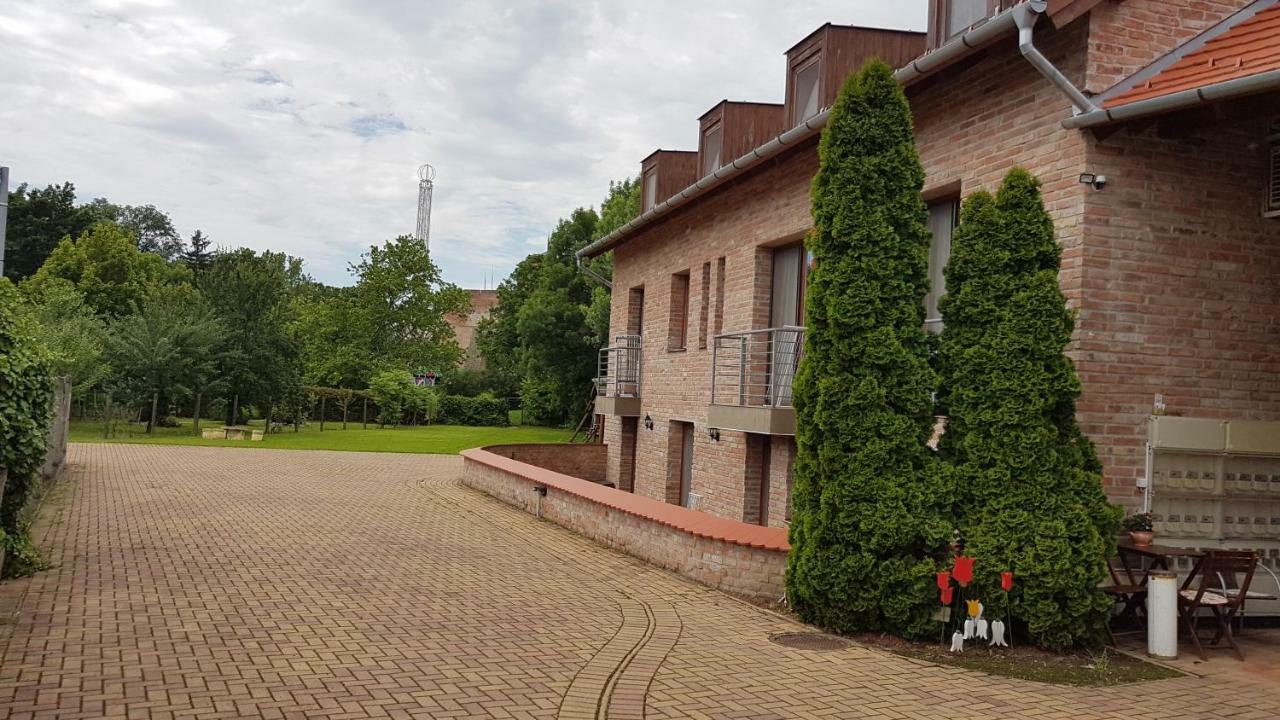 Gyulai Fuerdoe Apartman 외부 사진